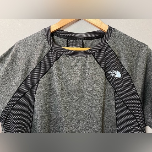 The North Face Ambition Short Sleeve T-Shirt XL - Picture 10 of 10